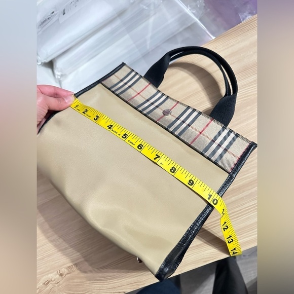 Authentic Burberry handbag 👜 - Picture 14 of 15